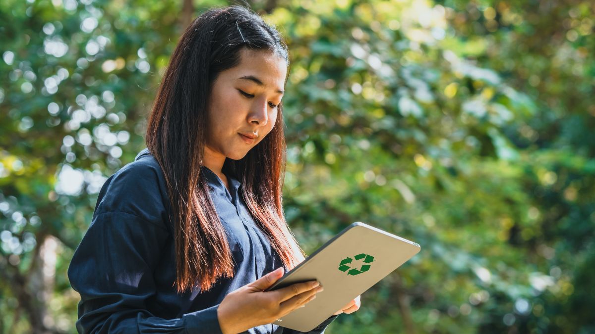 chica con tablet con dibujo reutilización